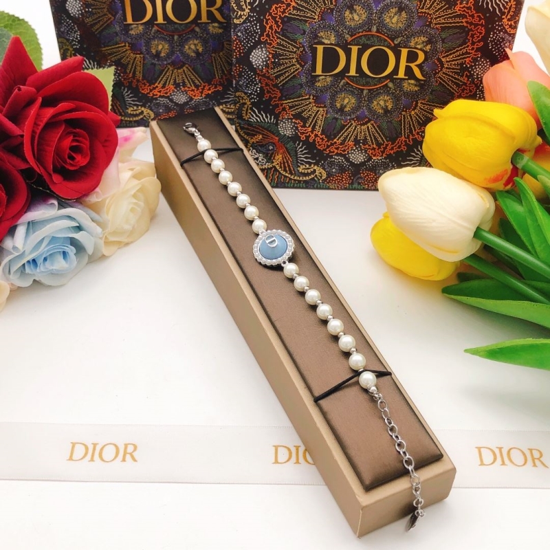 chr1st1an D10r bracelets